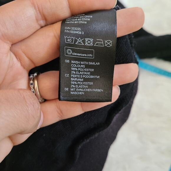 H&M Divided All Black Geometric Patterned Crewneck Sweatshirt Small - Picture 5 of 7